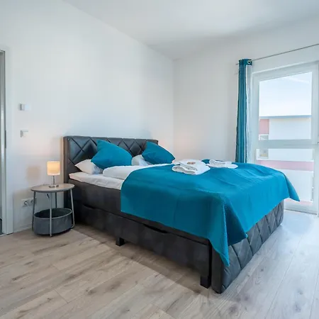 Lit Living - Luxury House - Box Spring - Parking - Exclusive Kitchen