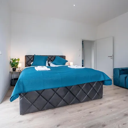 Lit Living - Luxury House - Box Spring - Parking - Exclusive Kitchen Daire Altenstadt