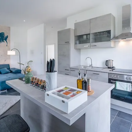 Lit Living - Luxury House - Box Spring - Parking - Exclusive Kitchen Apartman Altenstadt