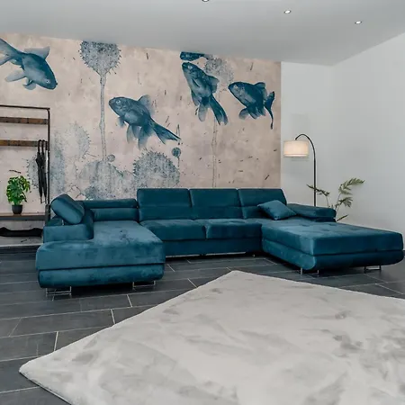 Lit Living - Luxury House - Box Spring - Parking - Exclusive Kitchen *