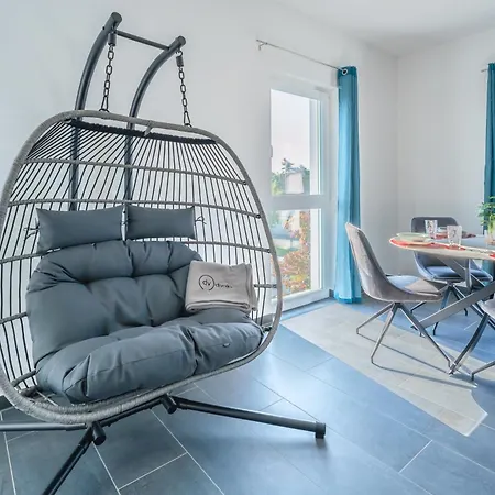 Lit Living - Luxury House - Box Spring - Parking - Exclusive Kitchen *