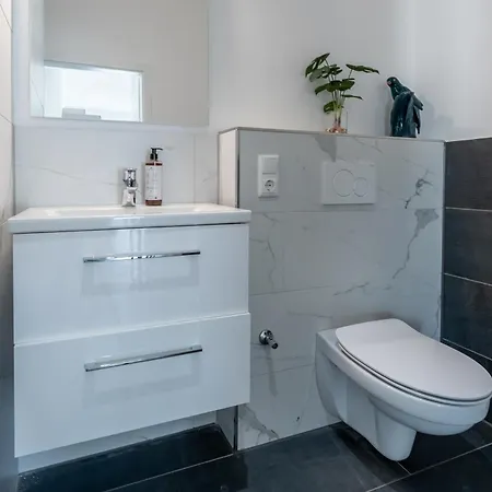 Lit Living - Luxury House - Box Spring - Parking - Exclusive Kitchen Daire Altenstadt