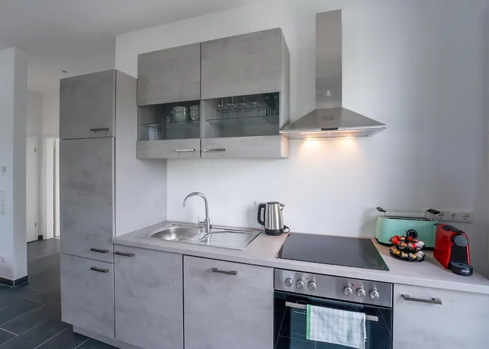 Lit Living - Luxury House - Box Spring - Parking - Exclusive Kitchen *