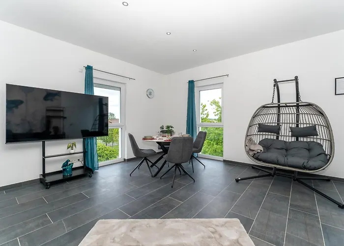 Lit Living - Luxury House - Box Spring - Parking - Exclusive Kitchen *