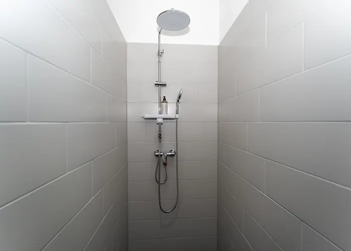 Lit Living - Luxury House - Box Spring - Parking - Exclusive Kitchen