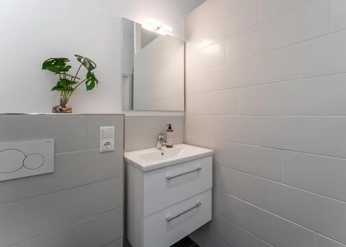 Lit Living - Luxury House - Box Spring - Parking - Exclusive Kitchen