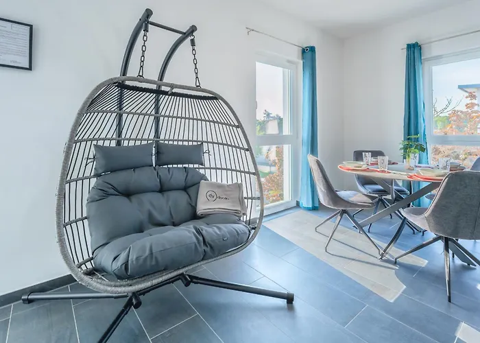 Lit Living - Luxury House - Box Spring - Parking - Exclusive Kitchen *